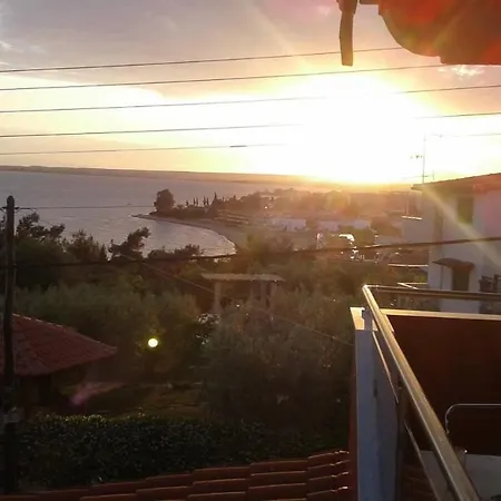 Sunny 30m From The Gerakini