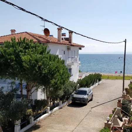 Sunny 30m From The Gerakini